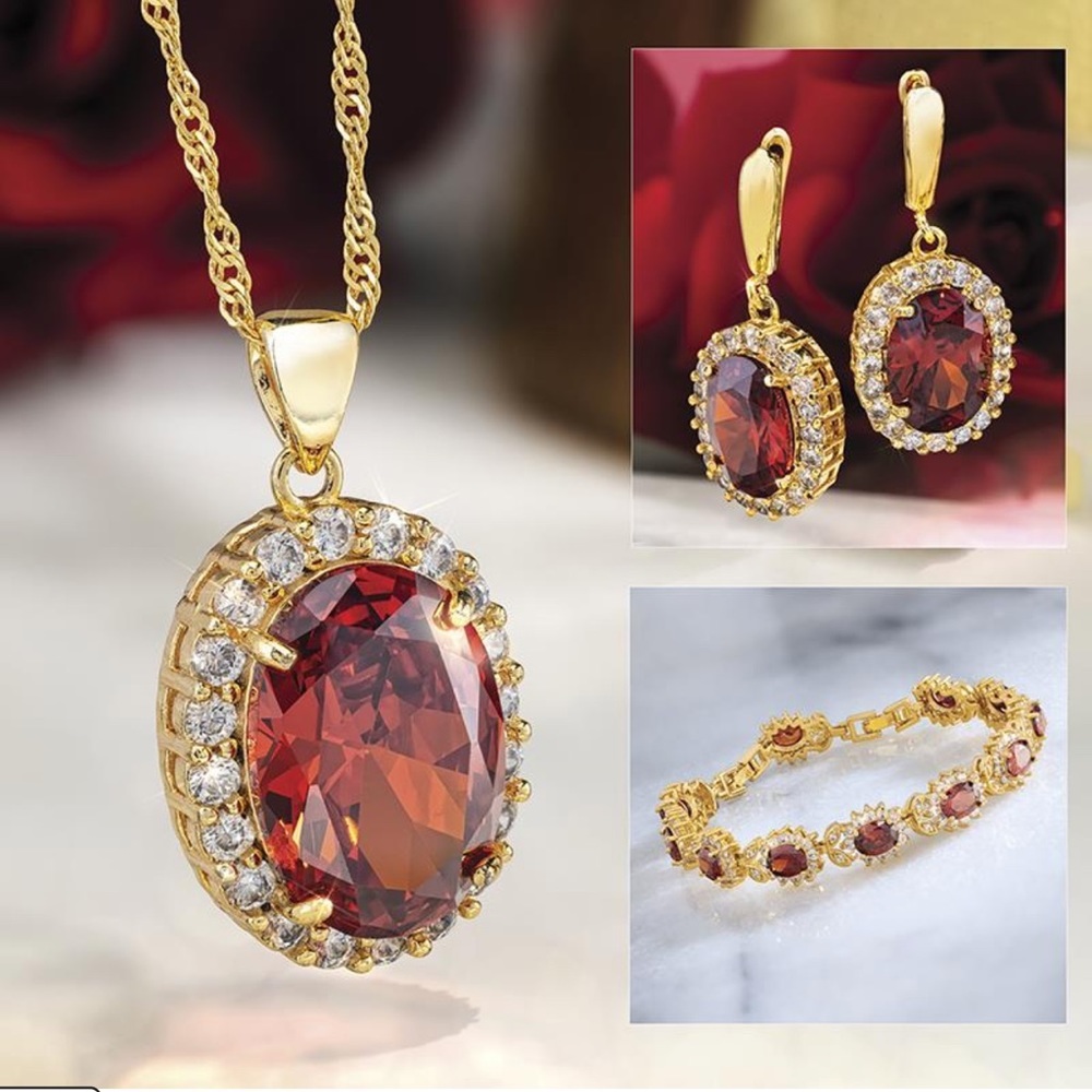 Lovely Red Set New 316$